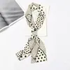 Ins ~ Bufanda Pequeña de Seda para Mujer Versátil de Verano Protector Solar Larga Delgada Estrecha Bufanda Coreana Decorativa Delgada Bufanda Vintage Chic
