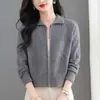 2026 Novo Cardigã de Tricô Liso com Lapela Feminino Temperamento Slim Fit Valorizador Manga Longa Zíper Curto Padrão Argyle