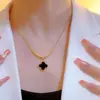 Nuevo Collar de Trébol de Cuatro Hojas Negro 2023 para Mujer Diseño Avanzado Pequeña Cadena para Clavícula de Acero de Titanio Sin Caerse