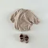 Macacão Infantil de Primavera com Gola Redonda e Mangas Longas para Bebês Meninas Gaze de Algodão Estampado Xadrez Roupas de Bebê para Passeio e para Engatinhar