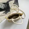 Bolsa de mão transfronteiriça novo modelo 2026, bolsa Lady Dior brilhante e resistente com contas, bolsa de ombro e transversal moderna e versátil atacado
