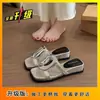 Sandálias Slip-On Estampadas de Leopardo com Fivela de Metal Bonita 2026 Novo Estilo de Verão Sandálias Plataforma Estilo Fada para Uso Externo e Férias para Mulheres