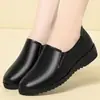 Novos Sapatos Femininos Outono 2026: Sapatos de Trabalho Antiderrapantes, Sapatos de Couro, Sapatos Antiderrapantes de Solado Plano Confortáveis de Solado Macio para Mães, Sapatos de Escritório Femininos