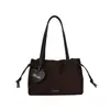 Nova bolsa de mão de camurça transfronteiriça com toque fosco de alta qualidade, estilo vintage de nicho, bolsa tote transversal feminina de grande capacidade