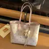 Bolso de Mano de Gran Capacidad de Moda Transfronterizo para Mujer 2026 Nuevo Bolso de Hombro de Moda Bolso Tote de Lunares de Alto Valor para el Día a Día