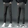 Jeans caqui de alta gama italianos para hombre, nuevos pantalones largos casuales de corte slim para primavera y otoño 2026, pantalones cropped