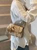 Bolsa Retrô de Luxo para Mulheres 2025 Novo Estilo Versátil Bolsa Única Ombro Transversal Bolsa Quadrada Pequena de Mão Moda Tendência