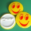 Brindes publicitários distintivo de sorriso distintivo de plástico placa de nome produção processamento de distintivo comemorativo impressão personalizada LOGO