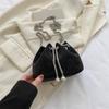 Bolso de Cubo con Cordón Incrustado de Diamantes para Mujer 2023 Nuevo Estilo Brillante Strass de Diamante Bolso Totalmente de Diamante Popular Bolso de Cadena de Alta Gama Cruzado