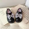 Sapatos de Couro de Princesa de Desenho Animado para Meninas 2025 Verão Novos Sapatos Mary Jane Infantis Laço Sola Macia Confortáveis Sapatos Simples