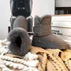 Primer Encuentro Temporada Botas de Nieve de Cuero y Piel Integradas de Caña Media con Suela Gruesa para Mujer Estilo Nuevo 2026 Invierno Acolchado Plus Antideslizante Zapatos de Algodón