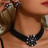 Conjunto de joias multicamadas de pérolas transfronteiriço para mulheres, design criativo estilo ins europeu e americano, gargantilha gola V, pulseira, colar, brincos