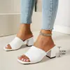 Nuevas Sandalias Tejidas de Estilo Coreano para Mujer Verano 2025 para Uso en Exteriores, Punta Cuadrada, Tacón Grueso, Sandalias de Tacón Medio a la Moda al por Mayor
