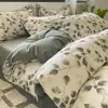 Juego de Cuatro Piezas de Algodón Puro Cepillado Engrosado Otoño e Invierno Clase A Floral Funda de Edredón 100% Algodón Ropa de Cama Nantong Juego de Tres Piezas de Sábana 4