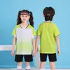 Nova Roupa Esportiva Traje de Badminton para Meninos e Meninas, Uniformes de Tênis de Mesa e Tênis de Secagem Rápida com Manga Curta, Uniformes de Vôlei com Números Impressos