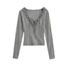 Camiseta de Manga Larga con Escote en V y Ribete de Encaje, Corte Delgado Estilo Coreano para Mujer, Diseño Único con Detalle de Cordones, Top Elegante