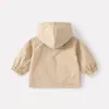 Chamarra con Capucha Bordada con Letras Estilo Coreano para Bebés y Niños Pequeños, Nueva de Otoño Casual Cálida a Prueba de Viento de Manga Larga