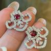 Brincos Europeus e Americanos Personalizados de Alto Padrão com Design Curvo Multicamadas para Mulheres Cheios de Diamantes Estilo Frio Japonês e Coreano Brincos de Nicho e Tendência de Brincos