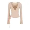 Conjunto de Tres Piezas para Mujer: Top Halter Base Ballet + Cárdigan de Encaje con Cordones de Manga Larga + Pantalones de Microcampana con Cintura de Puño y Caída