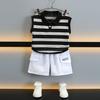 Roupas de verão para meninos listradas terno sem mangas 2024 Novo colete casual bonito para crianças Roupas infantis Roupas de rua para meninos