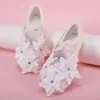 Zapatos de Baile Blancos Elegantes con Flores Grandes, Estilo Nuevo, para Niños, con Suelas Suaves, Zapatos Frescos y Elegantes de Huella de Gato para Práctica 8053