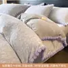 Conjunto de Cama de Veludo Leite Esculpido Luxo Leve Quatro Peças Lençóis de Veludo Coral Mais Veludo Espessado e Capa de Edredom Conjunto de Roupa de Cama de Três Peças