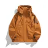 Jaquetas para Homens e Mulheres Primavera e Outono 2024 Estilo Coreano Casual com Capuz para Uso Externo Montanhismo Roupa Esportiva Jaquetas para Jovens