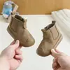 Botas de moda infantil, coleção outono e inverno: botas confortáveis, de sola macia, para tornozelo para meninos, botinhas estilo Martin para bebês, botas de algodão estilosas e retrô para meninas