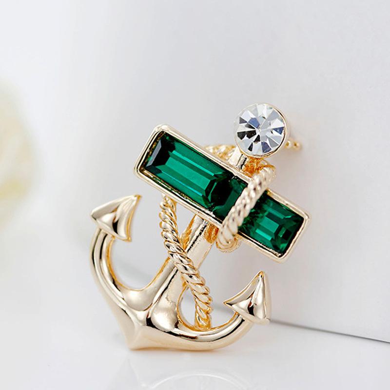 2410905125_2103299325