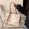 Uma geração de bolsas femininas de estilo estrangeiro 2023 nova moda popular online versão coreana de bolsa simples de axila bolsa de ombro portátil de nicho