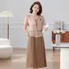 Vestido de Verão para Mãe 2026 Novo Estilo de Verão Vestido de Manga Curta para Mãe Conjunto de Duas Peças para Sogra Tamanho Plus Roupagem de Manga Curta
