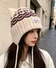 2026 Nuevo Gorro de Lana con Orejas de Gato para Mujer Otoño Invierno Cálido Tejido Hace que la Cara se Vea Más Pequeña Versátil Gorro para el Frío Moderno