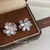 Pendientes de botón de flor de circonita estilo lujo ligero de Aguja Plateada Pendientes de personalidad simple estilo fresco Pendientes de nicho de alta gama adornos para orejas dulces para mujeres
