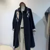 Cortavientos Retro con Cuello Polo para Mujer 26 Nueva Textura Temperamento para el Trabajo Adelgazante Línea A Longitud Media Tapeta Oculta Chaqueta