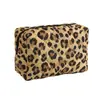 Nova bolsa de maquiagem acolchoada floral para mulheres, bolsa portátil de viagem para cuidados com a pele e higiene pessoal, bolsa de armazenamento macia simples de grande capacidade