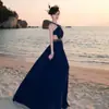 Vestido de Cuello Halter para Mujer, Elegante Vestido de Cumpleaños Socialité, Muy Adornado con Pedrería, Atrevido Diseño con Aberturas en la Espalda Descubierta, Ceñido a la Cintura, Falda Larga con Dobladillo Amplio