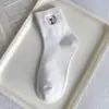 Calcetines Zhuji para Mujer, Calcetines de Media Caña Otoño e Invierno, Anti-Olor, Absorbentes de Sudor, Transpirables, Calcetines de Algodón para Mujer, Calcetines de Algodón Bordados con Dibujos Animados de Colores Dulces