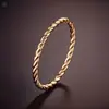 Nuevo Anillo Retorcido Acero de Titanio Transfronterizo Anillo de Pareja Acero Inoxidable de Lujo Ligero Simple Extremadamente Fino Joyería de Moda