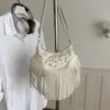 Bolsa Personalizada com Rebites e Franjas Estilo Retrô Europeu e Americano para Mulheres, Nova Moda Verão 2026 Simples Transversal Grande Capacidade Bolsa Bolinho