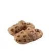 Chinelos fofos com estampa de leopardo para mulheres, novo estilo outono e inverno 2026, versáteis, forrados com fleece, quentes, chinelos de algodão para dormitórios