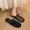 Sandalias de Verano Elegantes con Calados para Mujer 2026 Nuevas Súper Calientes Moda Zapato de Malla Punta Cerrada Mules