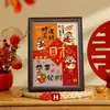 Novo Porta-Retrato de Madeira Maciça Oca Estilo Chinês com Suporte de Exibição, Caligrafia Auspiciosa Criativa, Ornamento de Decoração para Casa, Presente de Inauguração