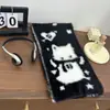 Bufanda de Estilo Japonés Gato Guitarra Descorazonado Negro y Blanco Doble Cara Falso Mink Atmósfera Coreana para Mujer Otoño e Invierno Calentador de Cuello para Hombre