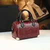 Bolso tipo almohada de piel genuina con estampado de serpiente, Elegante modelo nuevo 2026, Bolso de hombro cruzado moderno y exquisito, Bolso de alta gama para mujeres de mediana edad