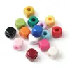 Acrílico 12mm Esquina Redondeada Agujero Grande Cubos Cuadrados Cubos Cuadrados Coloridos Accesorios para Colgante de Cadena de Teléfono DIY Venta al por Mayor