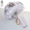Flor de Metal pequena strass Amazon fornecimento quente mão segurando flor simulação noiva strass mão segurando flor presente boutique