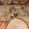 Estilo Coreano Novo Presilha de Cabelo de Pelúcia Coração com Pérolas Feminina de Alta Qualidade Elegante Presilha de Cabelo Acessórios de Cabelo Outono e Inverno