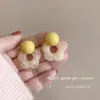 Brincos Amarelos de Flor Super Fada para Mulheres 2025 Novo Estilo Brincos Exagerados Elegantes Atmosfera Mostra-Rosto Brincos Pequenos
