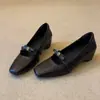 Venta Caliente Estilo Suave Retro Piel Genuina Zapatos Pequeños para Mujer 2026 Otoño Nuevo Estilo Suela Plana Correa Única Punta Aguda Boca Baja Zapatos de Una Sola Pieza