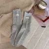 Meias de cano médio com babados estilo coreano, meias de algodão folgadas de cor sólida, novo produto de outono, meias versáteis de renda doce para mulheres